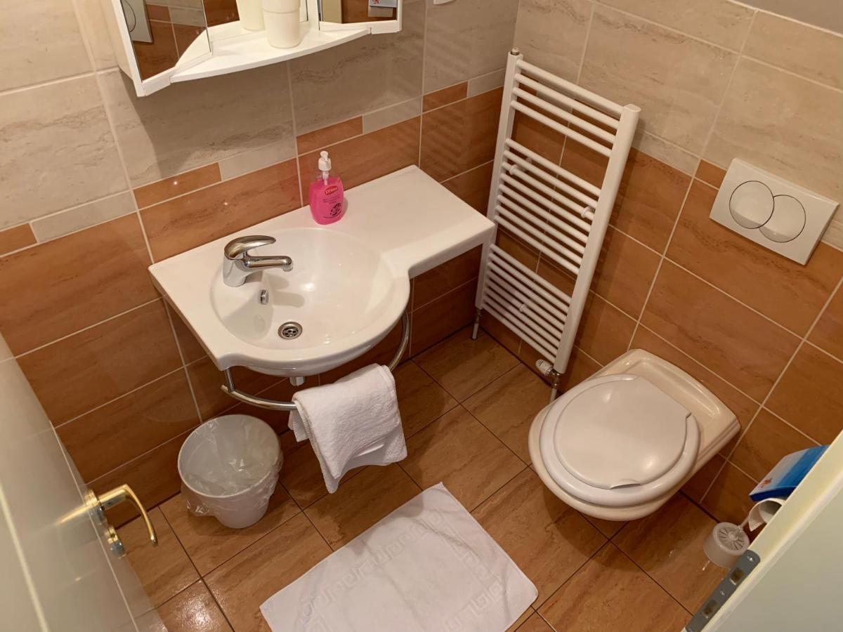 Vinarija Zlatar Hotell Exteriör bild