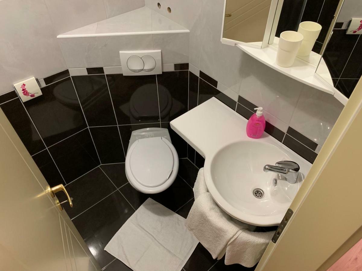 Vinarija Zlatar Hotell Exteriör bild