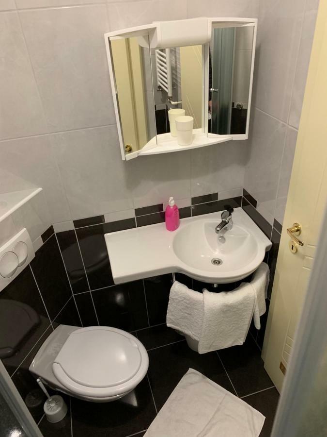 Vinarija Zlatar Hotell Exteriör bild