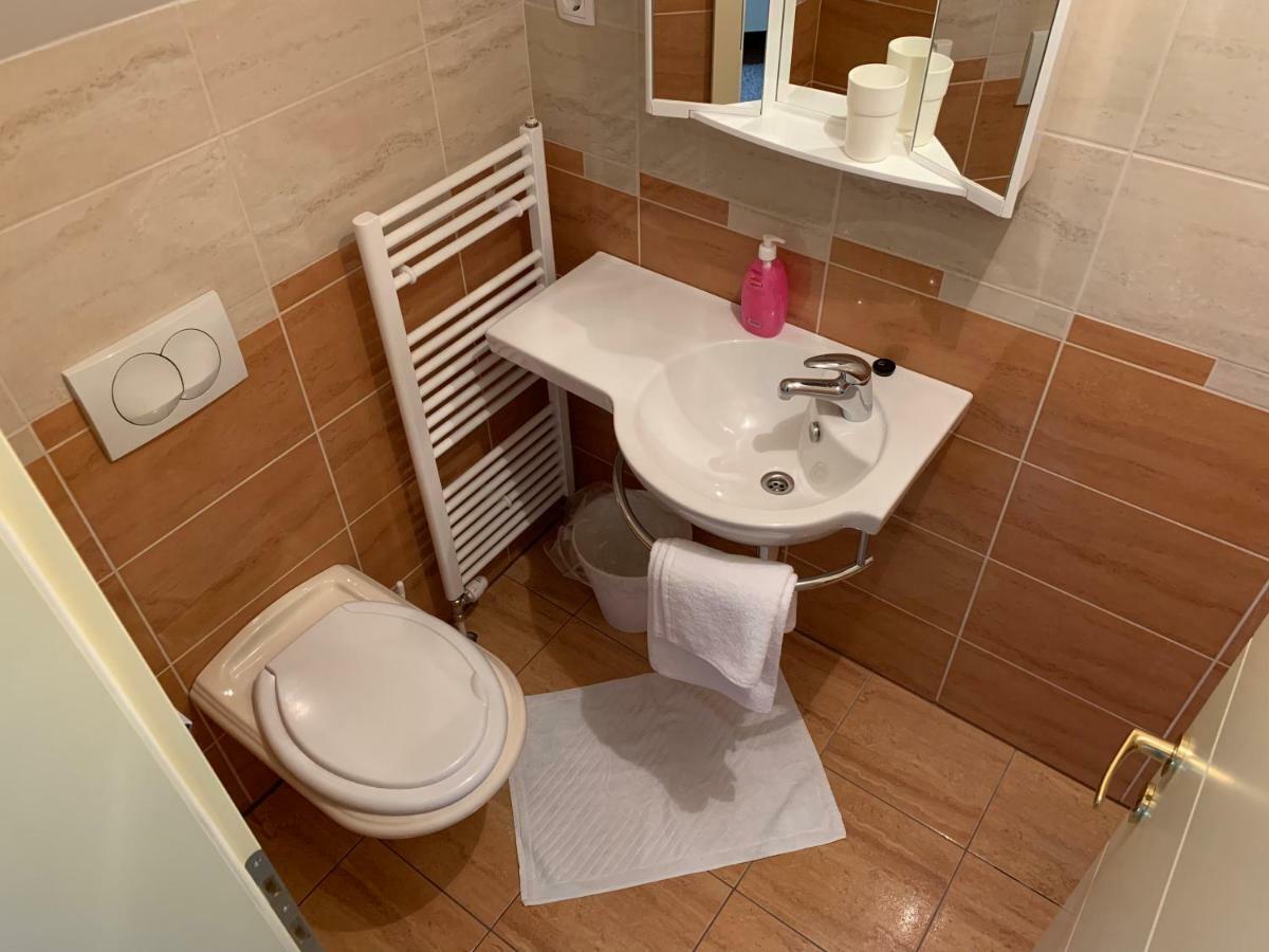 Vinarija Zlatar Hotell Exteriör bild